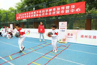 阿尔瓦雷斯本场数据：1次助攻，7次关键传球，1次中柱，评分8.1分